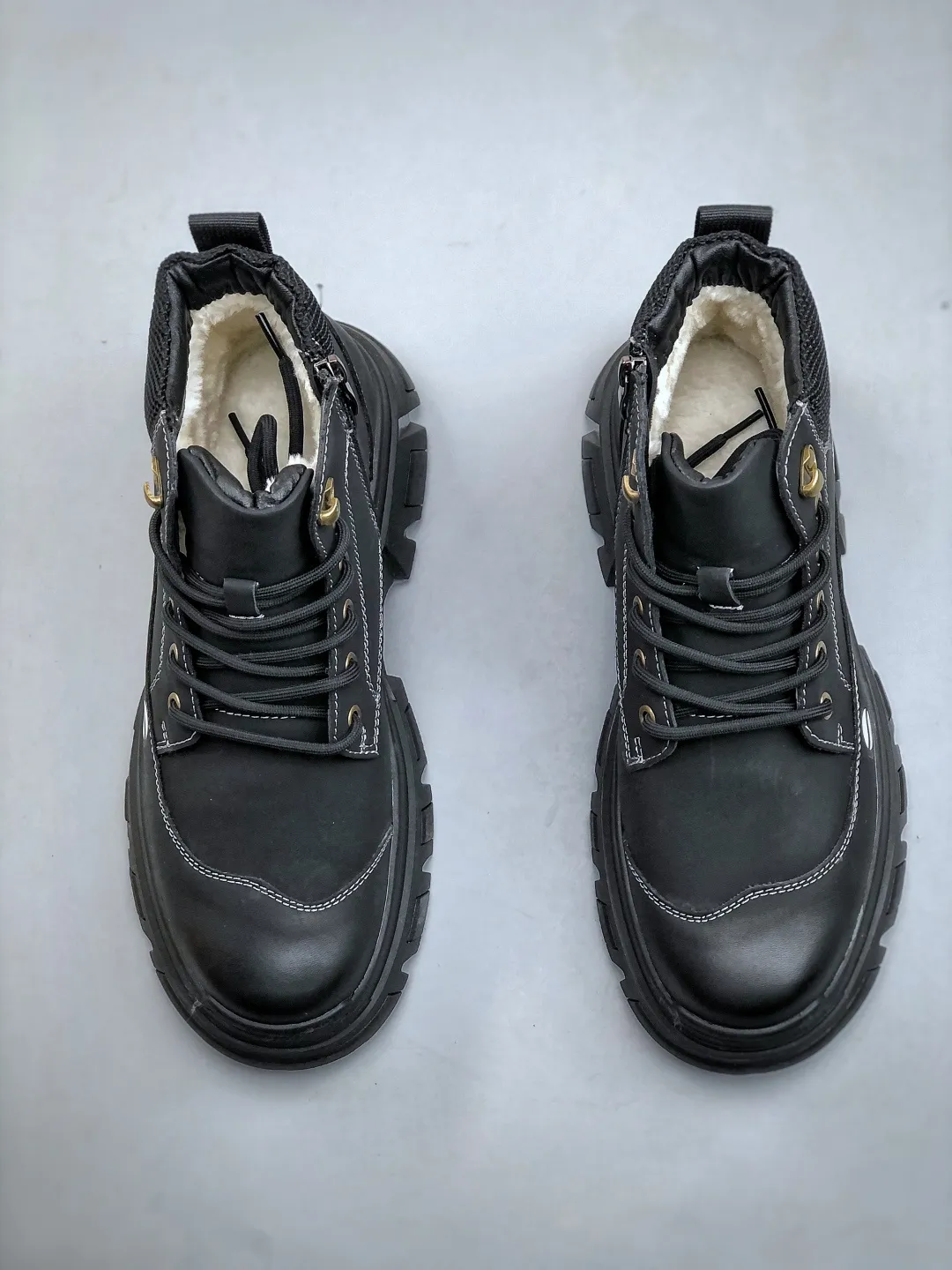 Pick up locally 💰 520, support in-store Timberland/Timberland classic 25ss new high-top (plus velvet) Classic re-engineered brand new upgrade Guangdong factory quality Original box original packaging The fabric is made of top Italian frosted cowhide with anti-odor and anti-corrosion genuine leather latex insoles to give you a perfect wearing experience High-quality and durable, a must-have for sportsmen Specially designed to treat those who are not handsome High-quality feet with first-class feel Exclusive supply Official item number: TB23066 Size: 39 40 41 42 43 44